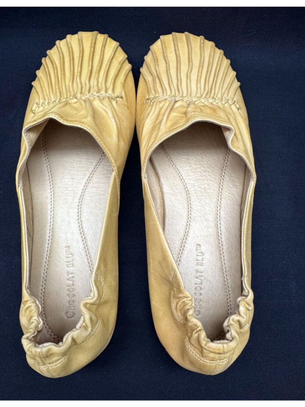 Chocolat Blu Leather Flats Mustard Marigold Yellow Pleated Toe Women's Size 8 - Picture 4 of 9